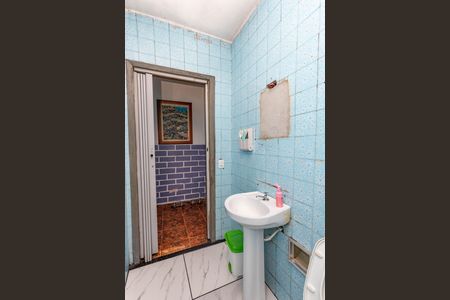 Casa à venda com 350m², 8 quartos e 2 vagasCasa 1 - banheiro