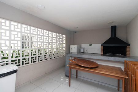 Apartamento à venda com 42m², 2 quartos e 1 vaga Apartamento à venda com 42m², 2 quartos e 1 vagaÁrea comum - Churrasqueira