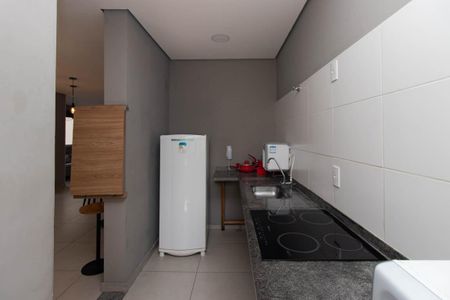 Apartamento à venda com 42m², 2 quartos e 1 vaga Apartamento à venda com 42m², 2 quartos e 1 vagaÁrea comum - Salão de festas