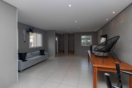 Apartamento à venda com 42m², 2 quartos e 1 vaga Apartamento à venda com 42m², 2 quartos e 1 vagaÁrea comum - Salão de festas