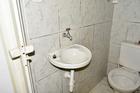 Casa para alugar com 37m², 1 quarto e sem vaga Casa para alugar com 37m², 1 quarto e sem vagaBanheiro