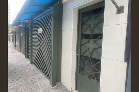 Casa para alugar com 37m², 1 quarto e sem vaga Casa para alugar com 37m², 1 quarto e sem vagaFachada