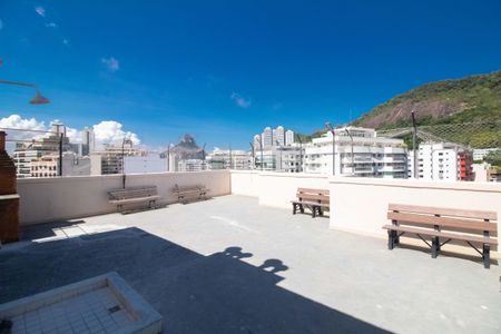 Apartamento à venda com 135m², 2 quartos e sem vagaÁrea comum