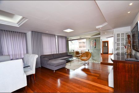 Apartamento para alugar com 198m², 3 quartos e 1 vagaSala