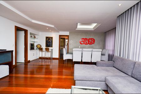 Apartamento para alugar com 198m², 3 quartos e 1 vagaSala