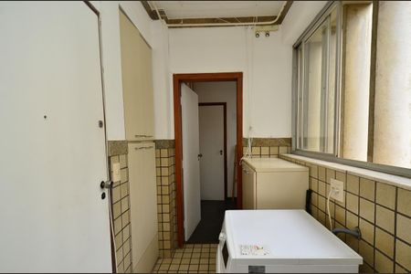 Apartamento para alugar com 198m², 3 quartos e 1 vagaÁrea de Serviço