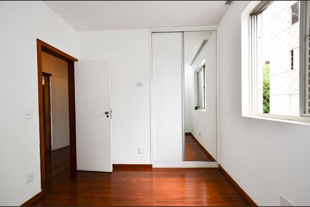 Apartamento para alugar com 198m², 3 quartos e 1 vagaQuarto 2