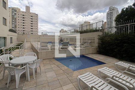 Apartamento à venda com 65m², 2 quartos e 1 vaga Apartamento à venda com 65m², 2 quartos e 1 vagaPiscina