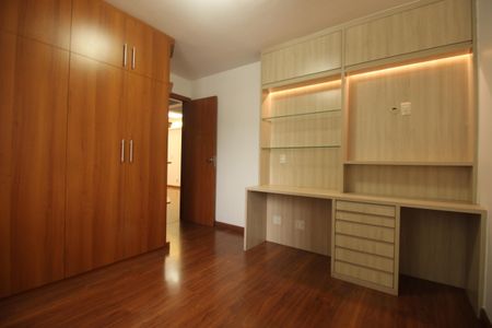 Apartamento à venda com 98m², 3 quartos e 3 vagasQuarto