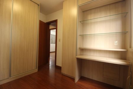 Apartamento à venda com 98m², 3 quartos e 3 vagasQuarto