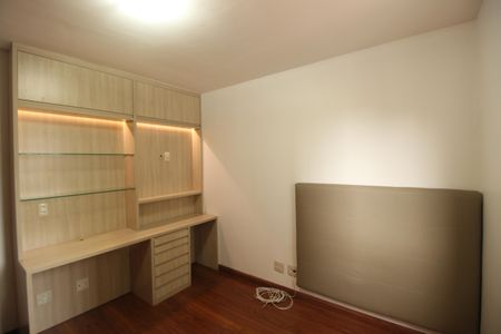 Apartamento à venda com 98m², 3 quartos e 3 vagasQuarto