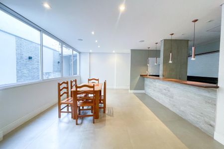 Apartamento à venda com 160m², 3 quartos e 2 vagas Apartamento à venda com 160m², 3 quartos e 2 vagasÁrea comum - Salão de festas