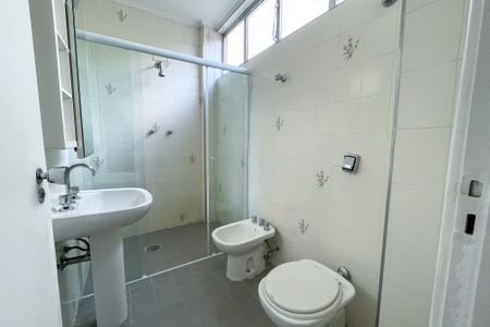 Apartamento à venda com 160m², 3 quartos e 2 vagas Apartamento à venda com 160m², 3 quartos e 2 vagasBanheiro da Suíte