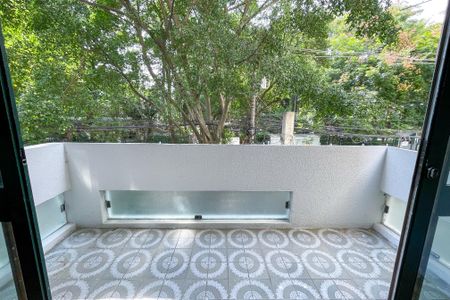 Apartamento à venda com 160m², 3 quartos e 2 vagas Apartamento à venda com 160m², 3 quartos e 2 vagasVaranda