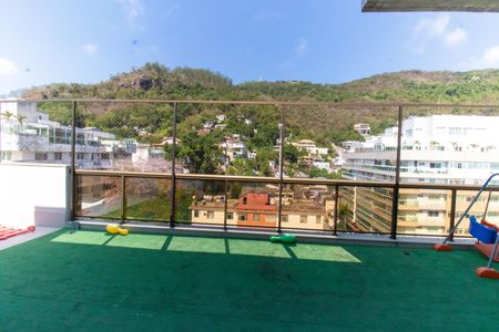 Apartamento à venda com 249m², 4 quartos e 3 vagasVista do Quarto 2