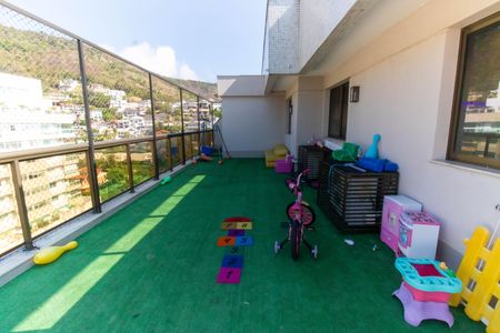 Apartamento à venda com 249m², 4 quartos e 3 vagasCobertura