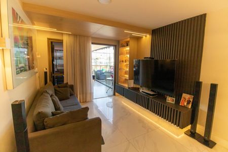 Apartamento à venda com 249m², 4 quartos e 3 vagasSala