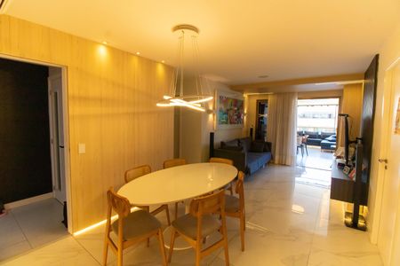 Apartamento à venda com 249m², 4 quartos e 3 vagasSala