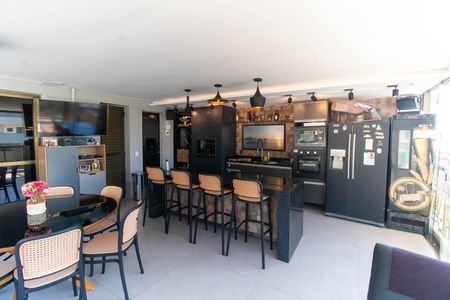 Apartamento à venda com 249m², 4 quartos e 3 vagasCobertura