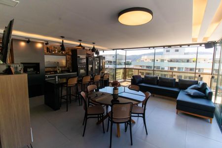 Apartamento à venda com 249m², 4 quartos e 3 vagasCobertura