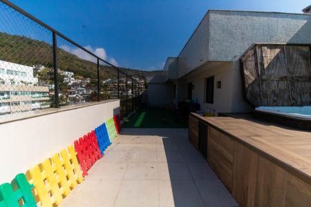 Apartamento à venda com 249m², 4 quartos e 3 vagasCobertura