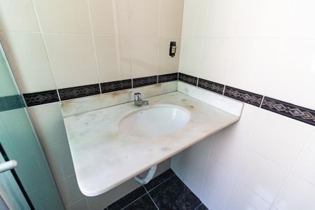 Apartamento à venda com 74m², 3 quartos e 1 vaga Apartamento à venda com 74m², 3 quartos e 1 vagaBanheiro