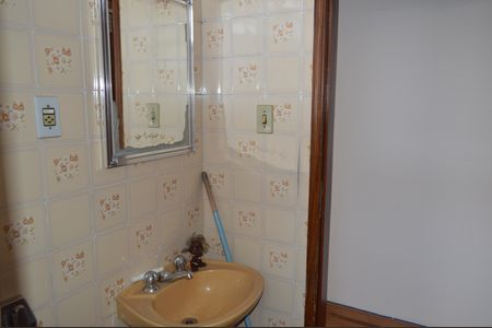 Casa à venda com 150m², 4 quartos e 2 vagasBanheiro Superior