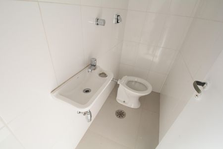 Apartamento para alugar com 74m², 2 quartos e 2 vagasBanheiro de serviço