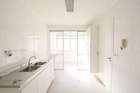 Apartamento para alugar com 74m², 2 quartos e 2 vagasCozinha