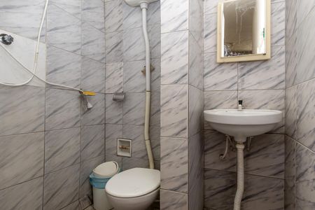 Casa à venda com 300m², 5 quartos e 3 vagas Casa à venda com 300m², 5 quartos e 3 vagasBanheiro Casa 1