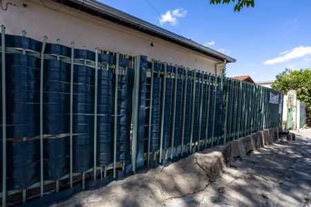 Casa à venda com 300m², 5 quartos e 3 vagas Casa à venda com 300m², 5 quartos e 3 vagasFachada