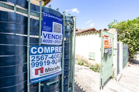 Casa à venda com 300m², 5 quartos e 3 vagas Casa à venda com 300m², 5 quartos e 3 vagasPlaca