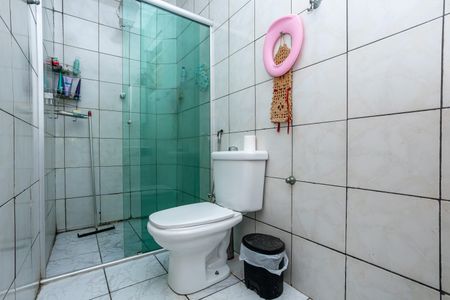 Casa à venda com 300m², 5 quartos e 3 vagas Casa à venda com 300m², 5 quartos e 3 vagasBanheiro da Casa 2