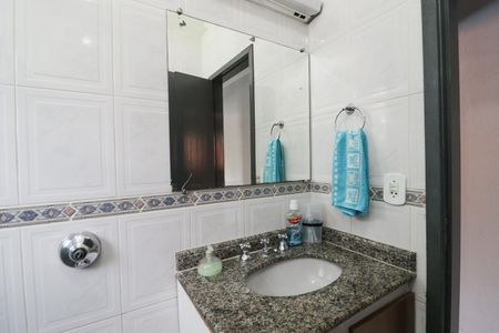 Casa à venda com 134m², 3 quartos e 2 vagas Casa à venda com 134m², 3 quartos e 2 vagasBanheiro 1