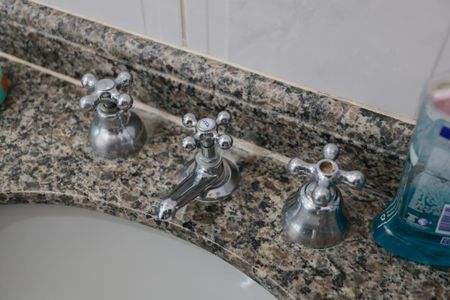 Casa de condomínio à venda com 134m², 3 quartos e 2 vagasBanheiro 1