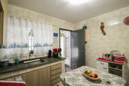 Casa à venda com 134m², 3 quartos e 2 vagas Casa à venda com 134m², 3 quartos e 2 vagasCozinha