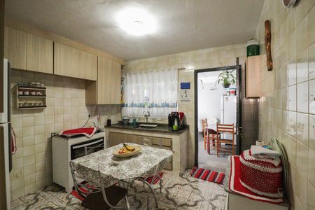 Casa à venda com 134m², 3 quartos e 2 vagas Casa à venda com 134m², 3 quartos e 2 vagasCozinha