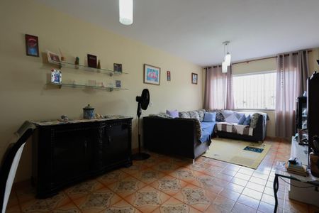 Casa de condomínio à venda com 134m², 3 quartos e 2 vagasSala