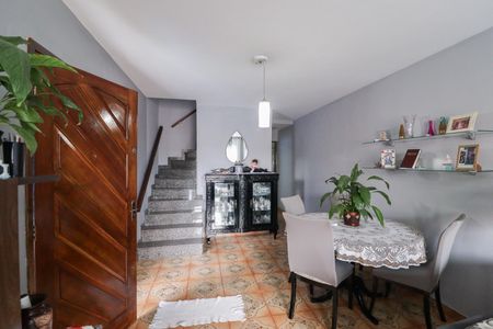 Casa à venda com 134m², 3 quartos e 2 vagas Casa à venda com 134m², 3 quartos e 2 vagasSala