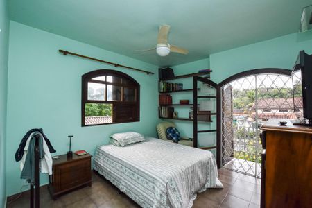 Casa à venda com 216m², 3 quartos e 3 vagas Casa à venda com 216m², 3 quartos e 3 vagasSuite