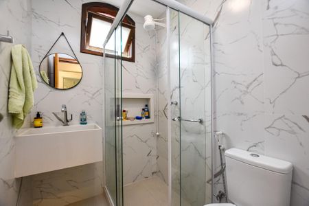 Casa à venda com 216m², 3 quartos e 3 vagas Casa à venda com 216m², 3 quartos e 3 vagasBanheiro 2