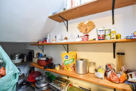 Casa à venda com 216m², 3 quartos e 3 vagas Casa à venda com 216m², 3 quartos e 3 vagasDespensa