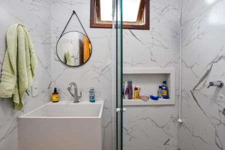 Casa à venda com 216m², 3 quartos e 3 vagas Casa à venda com 216m², 3 quartos e 3 vagasBanheiro 2