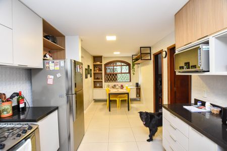 Casa à venda com 216m², 3 quartos e 3 vagas Casa à venda com 216m², 3 quartos e 3 vagasCozinha