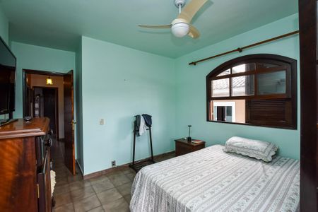 Casa à venda com 216m², 3 quartos e 3 vagas Casa à venda com 216m², 3 quartos e 3 vagasSuite