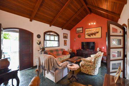 Casa à venda com 216m², 3 quartos e 3 vagas Casa à venda com 216m², 3 quartos e 3 vagasSala