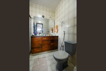 Casa à venda com 216m², 3 quartos e 3 vagas Casa à venda com 216m², 3 quartos e 3 vagasBanheiro da Suíte 1