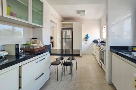 Apartamento para alugar com 210m², 3 quartos e 3 vagasCozinha