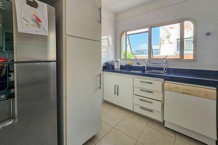 Apartamento para alugar com 210m², 3 quartos e 3 vagasCozinha