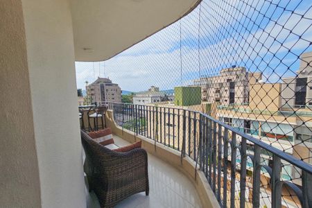 Apartamento para alugar com 210m², 3 quartos e 3 vagasVaranda